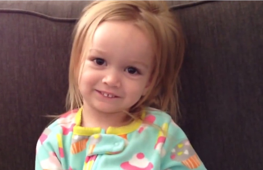 Os melhores vídeos de Chloe, a mini-diva da internet Os melhores vídeos de Chloe, a mini-diva da internet