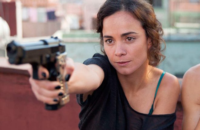 alice-braga-Queen-of-the-South