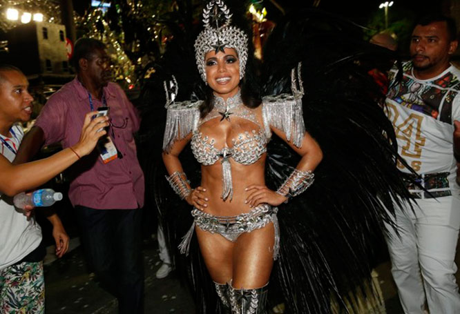 anitta-carnaval02