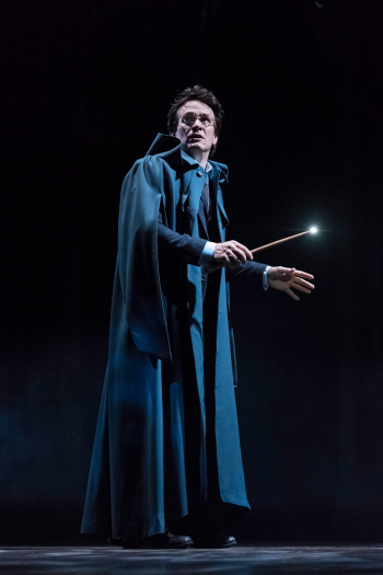 harry-potter-and-the-cursed-child-1