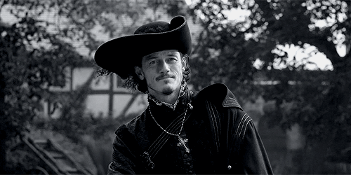 luke-evans-gif2