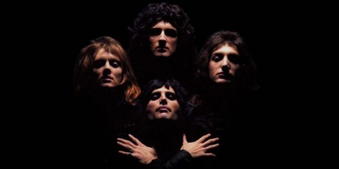 Fãs da banda podem usar a hashtag #SingWithQueen e soltar o gogó (Reprodução)