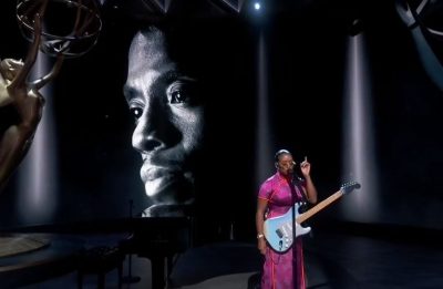 H.E.R. no Emmy 2020 (Reprodução)