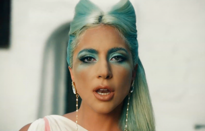 Lady Gaga no clipe de '911' (Reprodução)