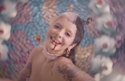 Cena do clipe "The Bakery" (Reprodução)
