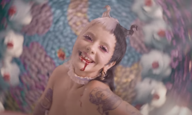 Cena do clipe "The Bakery" (Reprodução)