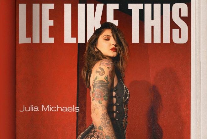 Julia Michaels em ensaio promocional do single "Lie Like This" (Divulgação)
