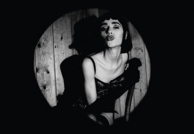 PJ Harvey na capa do LP "To Bring You My Love" (Foto: Divulgação)