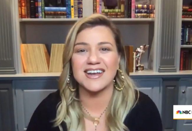 Kelly Clarkson em entrevista ao "Today Sunday" (Reprodução)