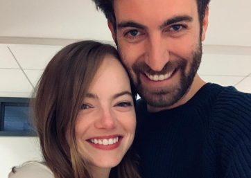 Emma Stone e Dave McCary em foto publicada no Instagram (Reprodução)