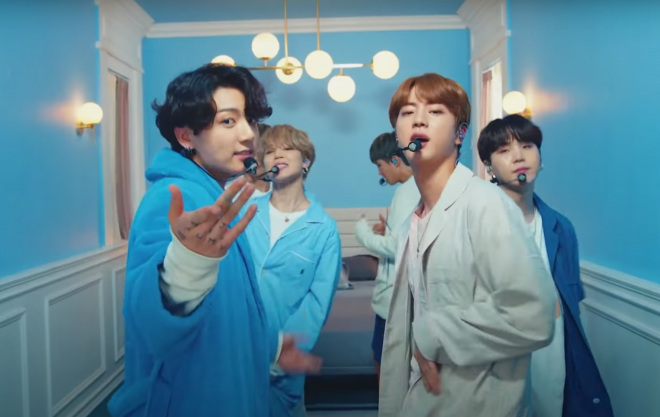 BTS no programa "The Tonight Show" (Reprodução)