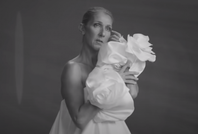 Celine em cena do clipe de "Imperfections" (Reprodução)