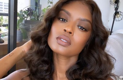 Javicia Leslie em selfie (Reprodução/Instagram)