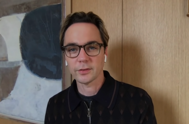 Jim Parsons em entrevista a Jimmy Fallon (Reprodução)