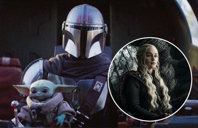 Baby Yoda e Mandaloriano em cena de seriado (Divulgação)