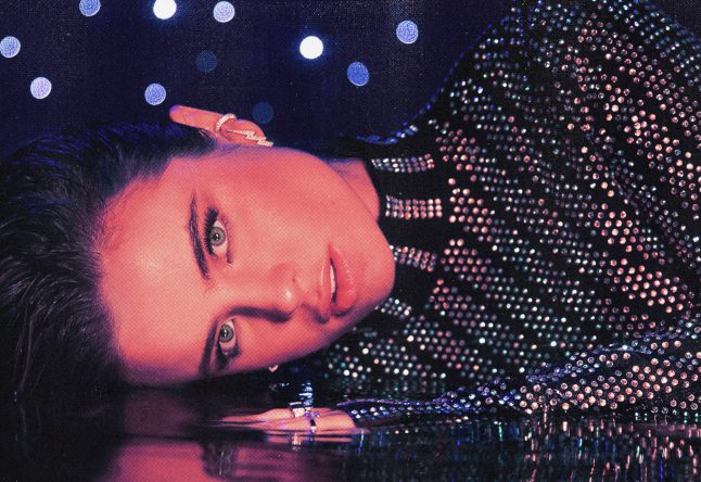 Giulia Be na capa de "Inolvidable" (Divulgação)