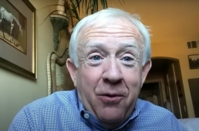 Leslie Jordan em entrevista para Fortune Feimster (Reprodução)