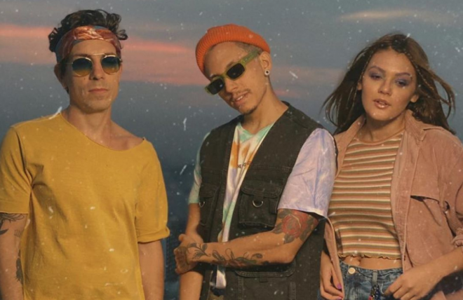 Di Ferrero, Ruxell e AYA em foto de divulgação de "Alma Livre" (Divulgação)