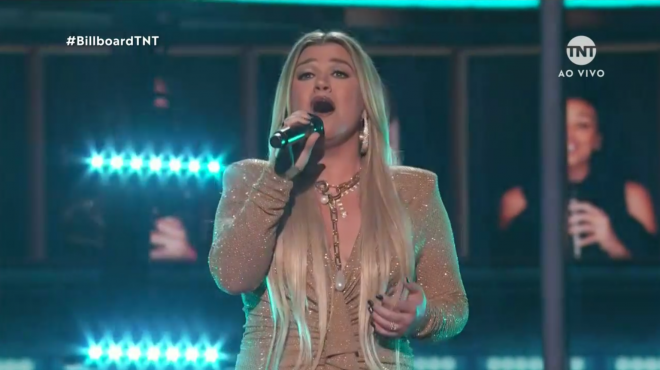 Kelly Clarkson no BBMAs (Reprodução)