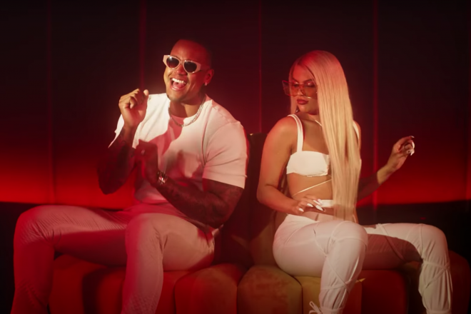 Cena do clipe "Século 21" (Reprodução)