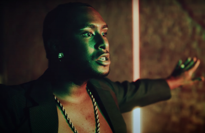 Cena do clipe "Who's That Boy?" (Reprodução)