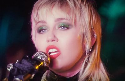 Miley Cyrus em especial do "Acústico MTV" (Reprodução)