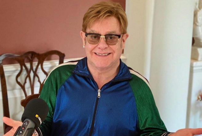 Elton John em foto postada no Instagram (Reprodução)