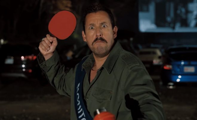 Adam Sandler no trailer de "O Halloween do Hubie" (Reprodução)
