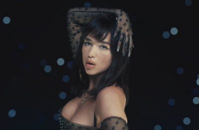 Dua Lipa no clipe de "Levitating" com DaBaby (Reprodução)