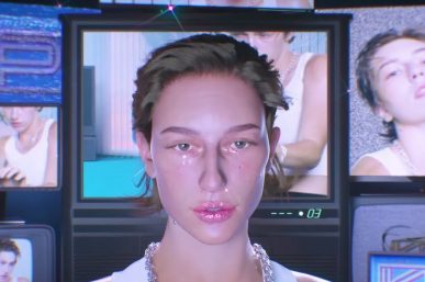 Trecho do clipe de "Only Time Makes It Human" (Reprodução)
