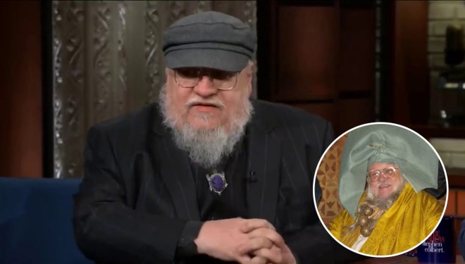 George R.R. Martin em entrevista e em foto postada no Twitter (Reprodução)