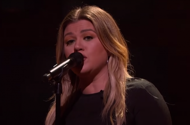 Quadro "Kellyoke", do talk show de Kelly Clarkson (Reprodução)
