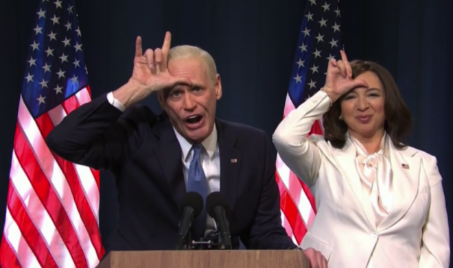 Os atores Jim Carrey e Maya Rudolph bombaram no Twitter com imitações de Joe Biden e Kamala Harris (Reprodução)