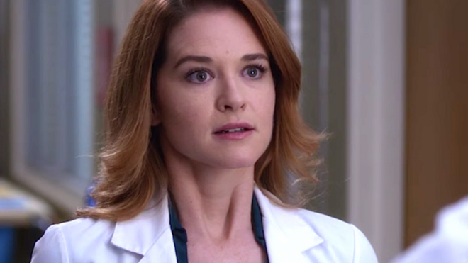 Sarah Drew em "Grey's Anatomy" (Reprodução)