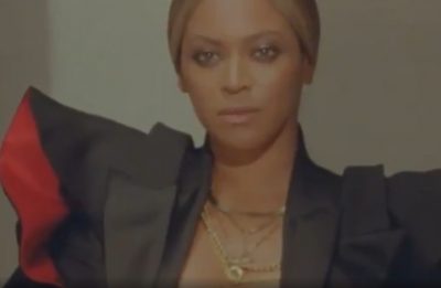 Beyoncé é capa da edição de dezembro da Vogue britânica (Reprodução)