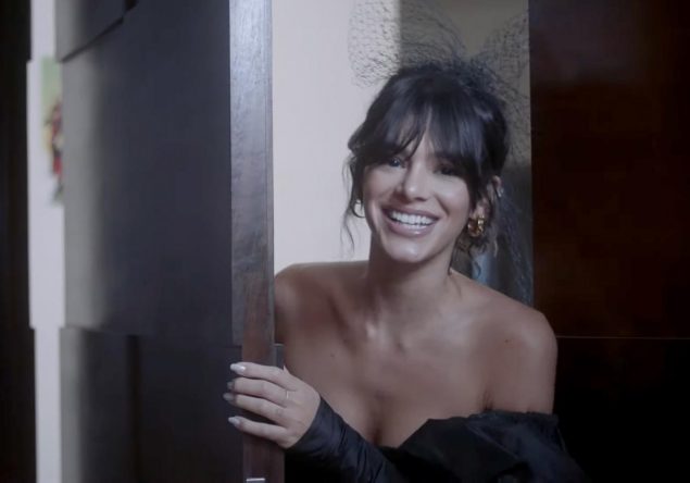 Bruna Marquezine em vídeo para a Netflix (Reprodução)