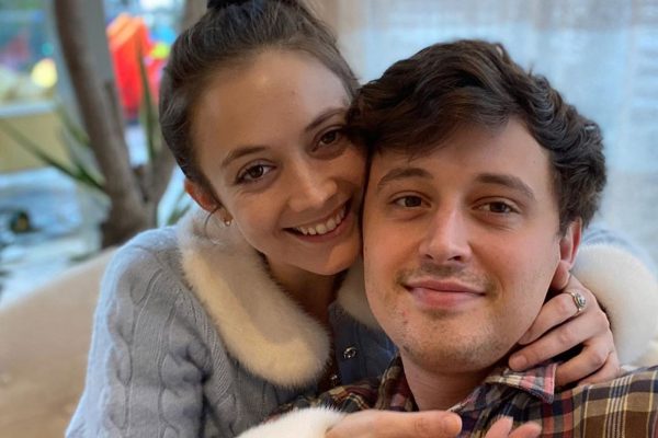 Billie Lourd e Austen Rydell em foto publicada no Instagram (Reprodução)