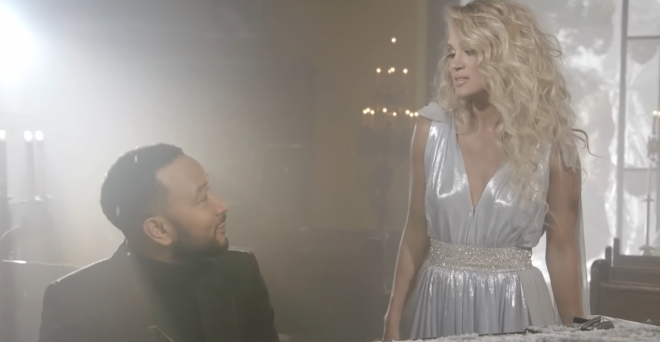 Música pertence ao primeiro álbum de Natal de Carrie Underwood (Reprodução)