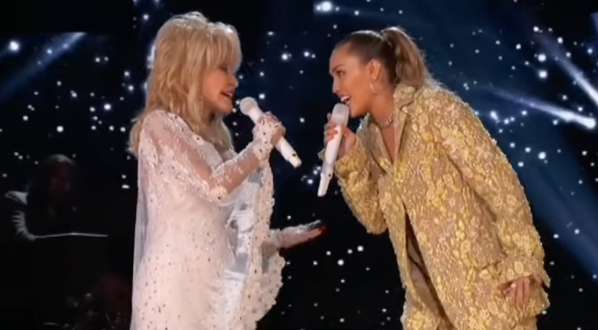 Miley é afilhada de Dolly (Reprodução)