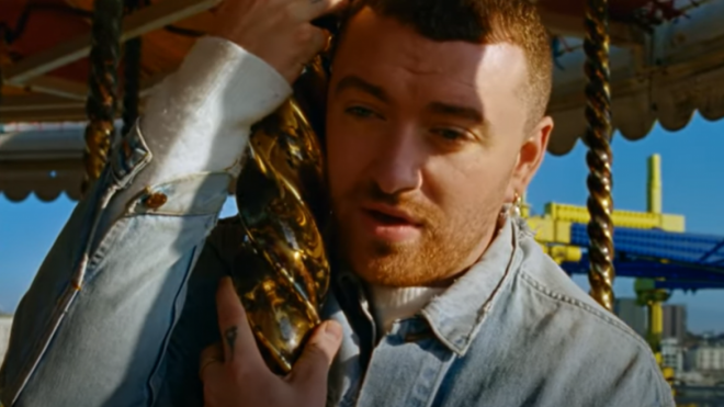 Sam Smith no clipe de "Kids Again" (Reprodução)