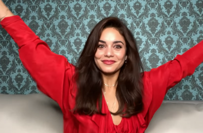 Além de ler, Vanessa também tenta adivinhar o significado dos tweets (Reprodução)