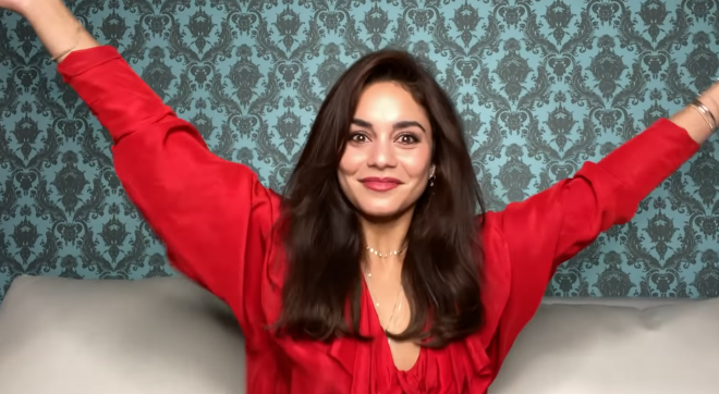 Além de ler, Vanessa também tenta adivinhar o significado dos tweets (Reprodução)