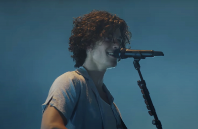 Produção especial promove o recém-lançado álbum do cantor (Reprodução)