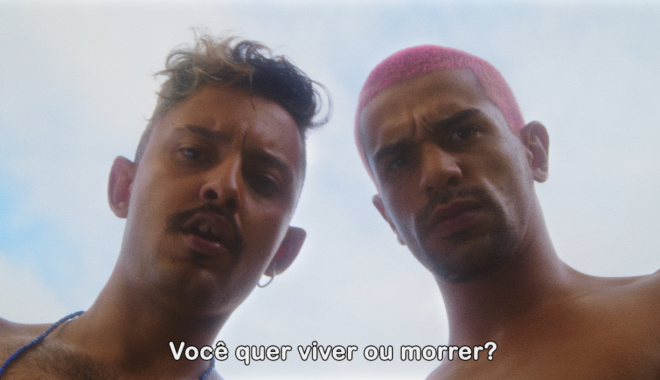 Além das referências, clipe traz participação do rapper Djonga (Reprodução)