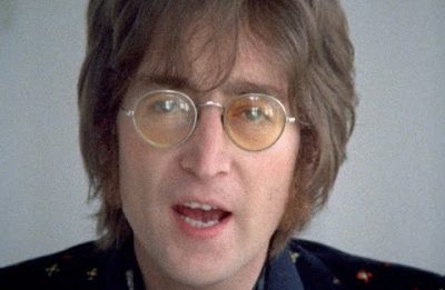 John Lennon foi o co-fundador e vocalista da banda The Beatles (Reprodução Youtube)