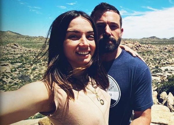 Ana de Armas e Ben Affleck em foto publicada no Instagram (Reprodução)