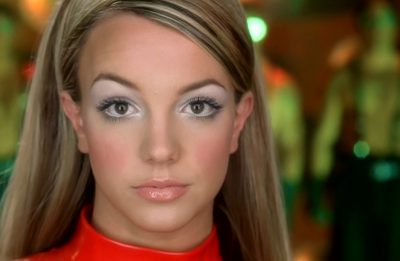 Lançamento de "Oops... I did it again" foi um dos pontos mais marcantes do ano (Reprodução)