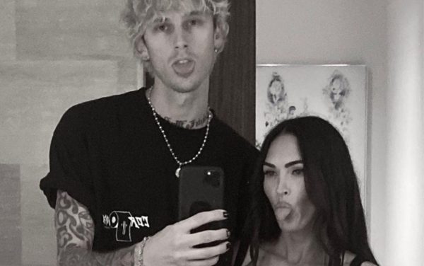 Machine Gun Kelly e Megan Fox em foto publicada no Instagram (Reprodução)