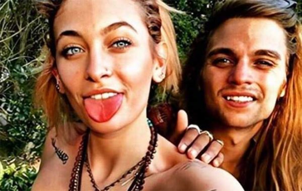 Paris Jackson e Gabriel Glenn em foto publicada no Instagram (Reprodução)