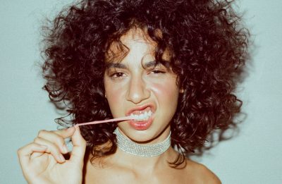Ela já participou do Rosa Neon e de A Outra Banda da Lua(Divulgação/Foto: Sarah Leal e Bernardo Silva)